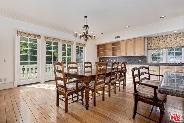 701 N Beverly Drive, Beverly Hills, CA 90210