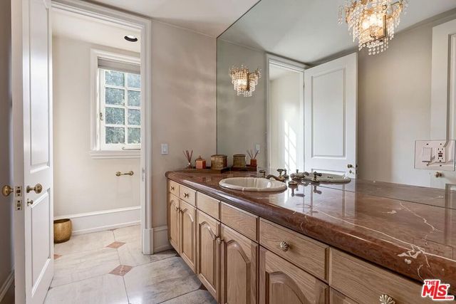 701 N Beverly Drive, Beverly Hills, CA 90210