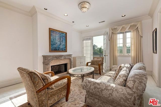 701 N Beverly Drive, Beverly Hills, CA 90210