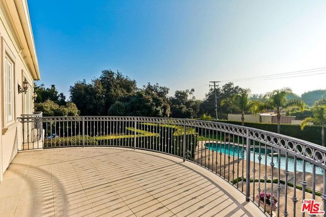 701 N Beverly Drive, Beverly Hills, CA 90210