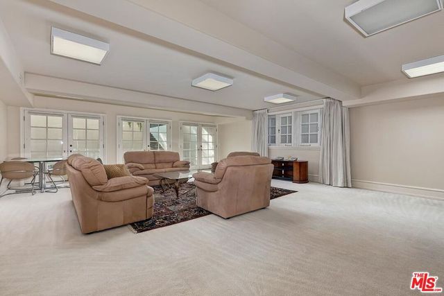 701 N Beverly Drive, Beverly Hills, CA 90210