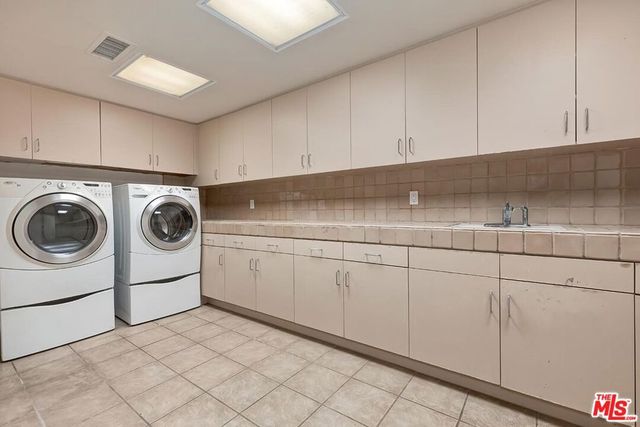 701 N Beverly Drive, Beverly Hills, CA 90210