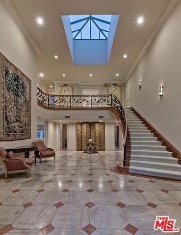 701 N Beverly Drive, Beverly Hills, CA 90210