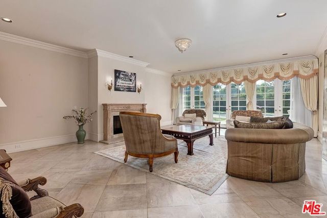 701 N Beverly Drive, Beverly Hills, CA 90210