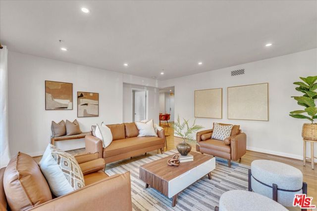 4426 VENTURA CANYON Avenue 102, Sherman Oaks, CA 91423