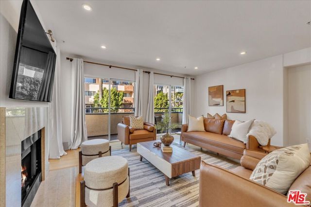 4426 VENTURA CANYON Avenue 102, Sherman Oaks, CA 91423