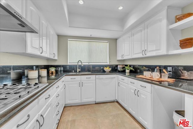 4426 VENTURA CANYON Avenue 102, Sherman Oaks, CA 91423