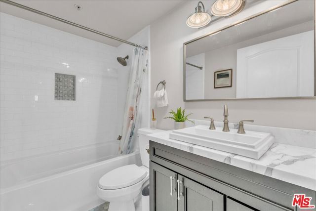 4426 VENTURA CANYON Avenue 102, Sherman Oaks, CA 91423