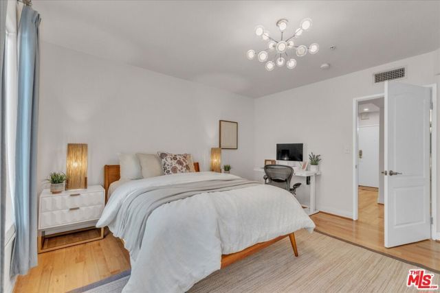 4426 VENTURA CANYON Avenue 102, Sherman Oaks, CA 91423