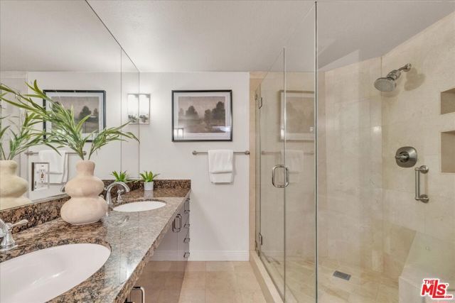 4426 VENTURA CANYON Avenue 102, Sherman Oaks, CA 91423