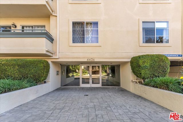 4426 VENTURA CANYON Avenue 102, Sherman Oaks, CA 91423