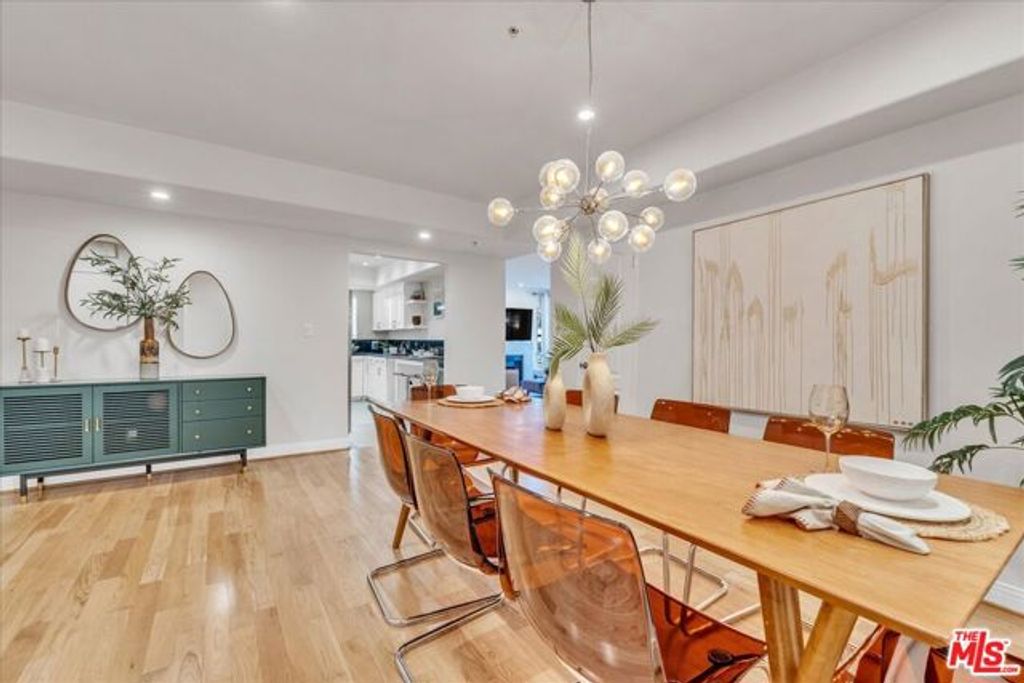 4426 VENTURA CANYON Avenue 102, Sherman Oaks, CA 91423