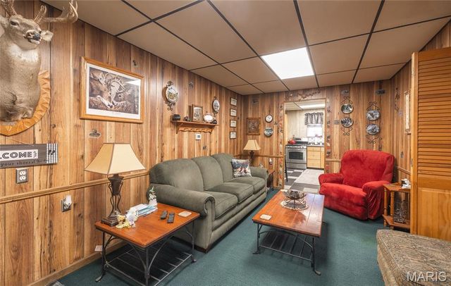 10 Lehmond Island Road, St Charles, MO 63301