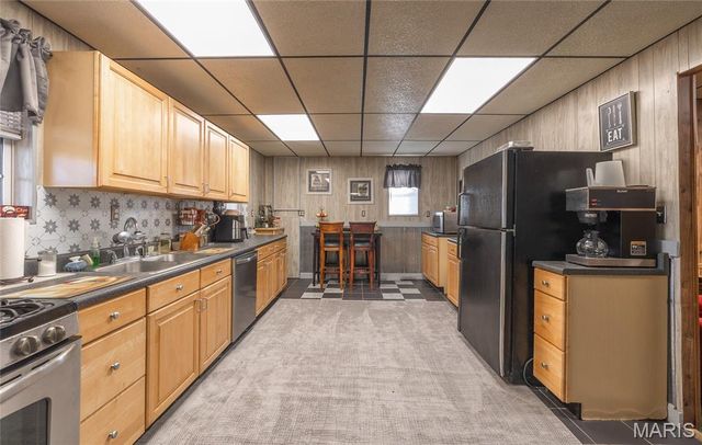 10 Lehmond Island Road, St Charles, MO 63301