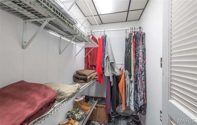 10 Lehmond Island Road, St Charles, MO 63301