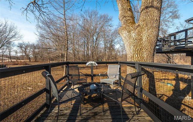 10 Lehmond Island Road, St Charles, MO 63301