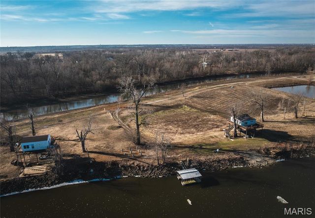 10 Lehmond Island Road, St Charles, MO 63301