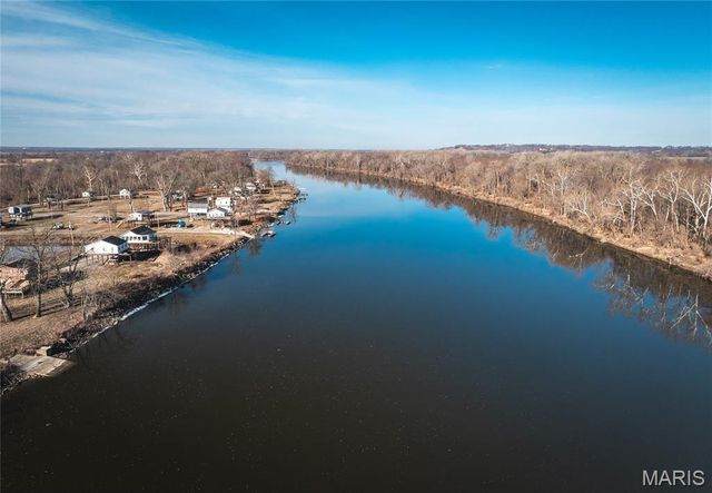 10 Lehmond Island Road, St Charles, MO 63301