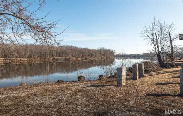 10 Lehmond Island Road, St Charles, MO 63301