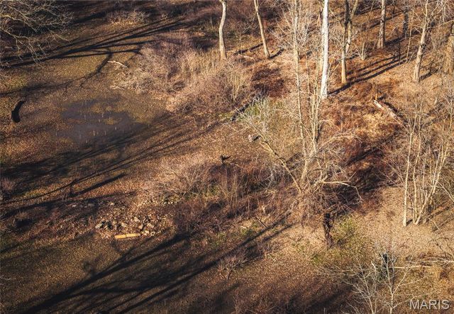 10 Lehmond Island Road, St Charles, MO 63301