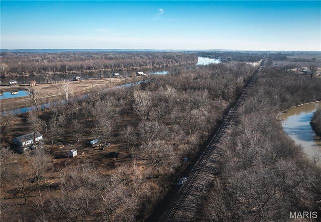 10 Lehmond Island Road, St Charles, MO 63301