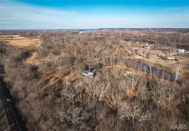 10 Lehmond Island Road, St Charles, MO 63301