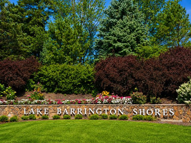 83 THORNHILL Lane B, Lake Barrington, IL 60010