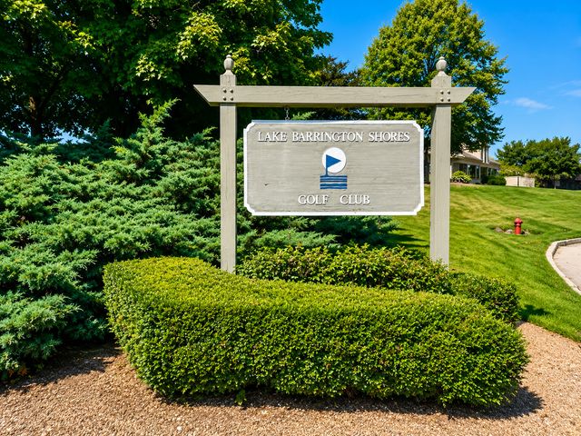 83 THORNHILL Lane B, Lake Barrington, IL 60010