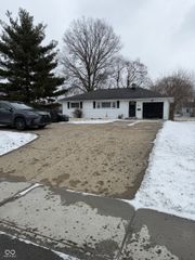 4424 Columbus Avenue, Anderson, IN 46013