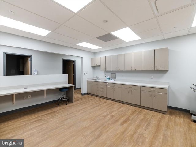 520 W ROOSEVELT BLVD, Philadelphia, PA 19120