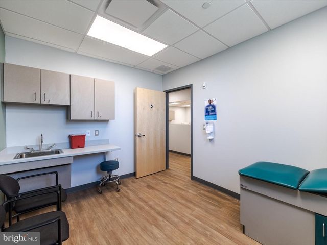 520 W ROOSEVELT BLVD, Philadelphia, PA 19120