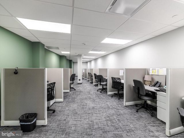 520 W ROOSEVELT BLVD, Philadelphia, PA 19120