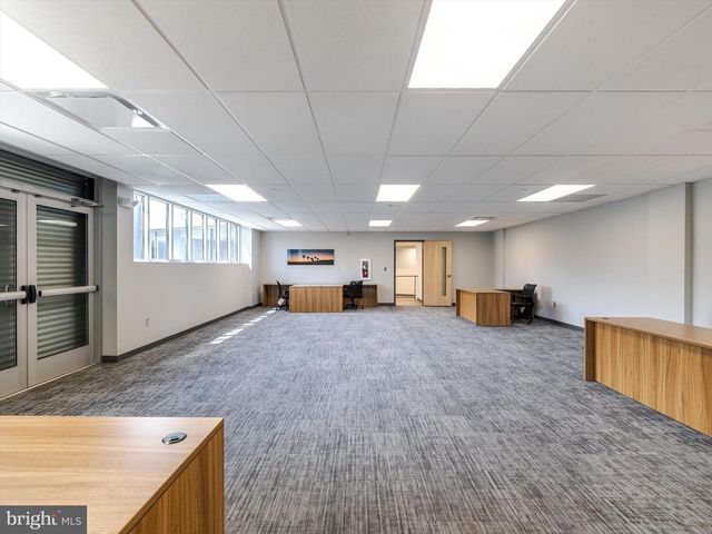 520 W ROOSEVELT BLVD, Philadelphia, PA 19120