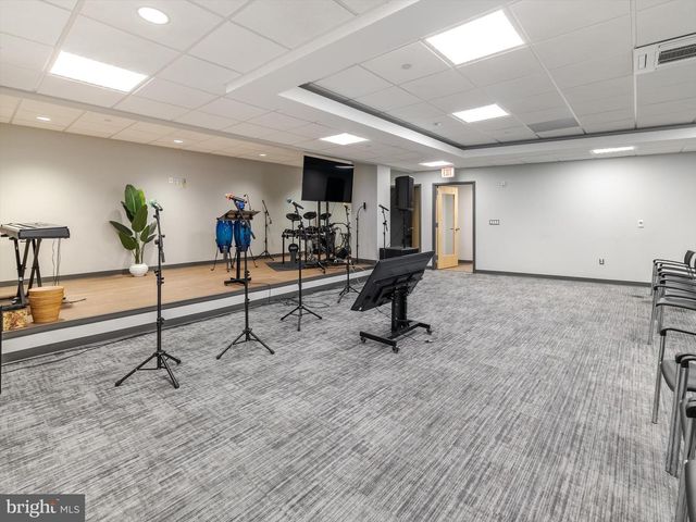 520 W ROOSEVELT BLVD, Philadelphia, PA 19120