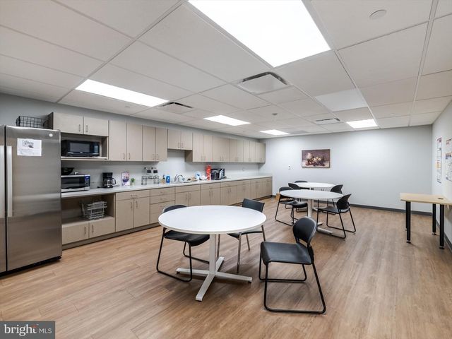 520 W ROOSEVELT BLVD, Philadelphia, PA 19120