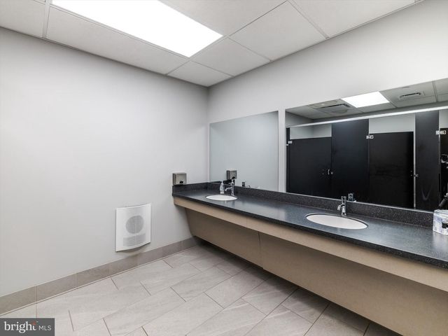 520 W ROOSEVELT BLVD, Philadelphia, PA 19120