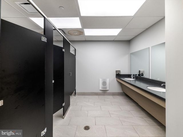 520 W ROOSEVELT BLVD, Philadelphia, PA 19120