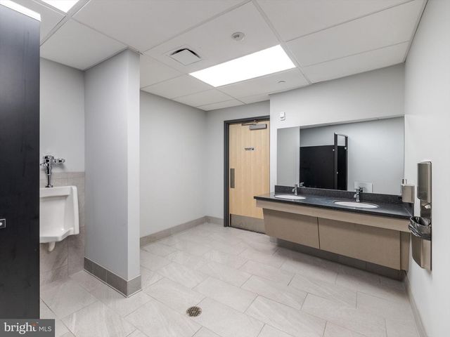 520 W ROOSEVELT BLVD, Philadelphia, PA 19120