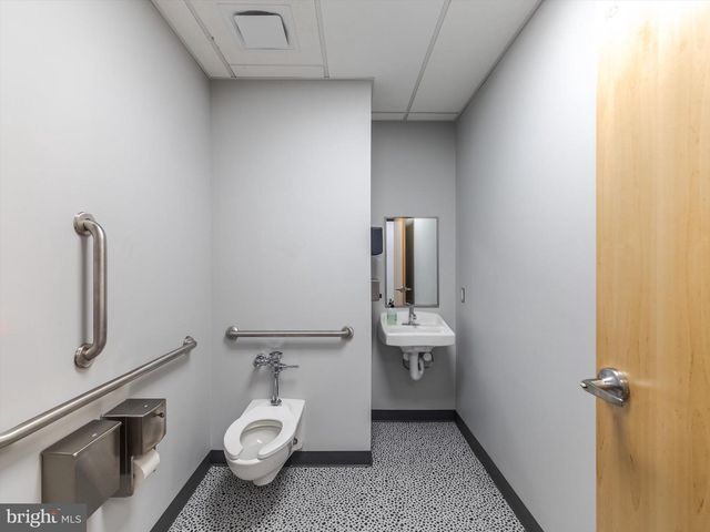 520 W ROOSEVELT BLVD, Philadelphia, PA 19120