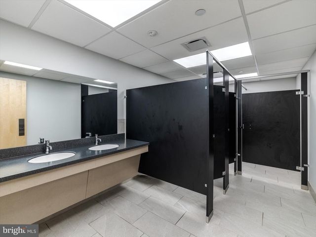 520 W ROOSEVELT BLVD, Philadelphia, PA 19120