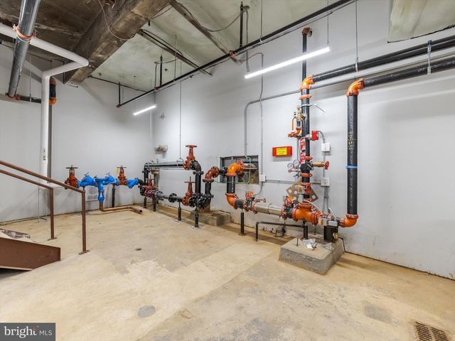 520 W ROOSEVELT BLVD, Philadelphia, PA 19120