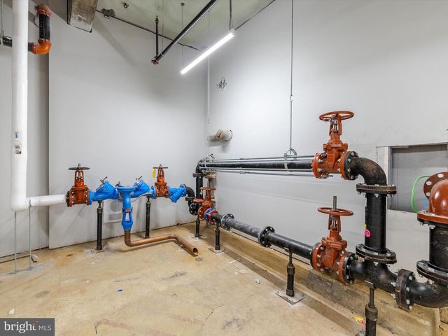 520 W ROOSEVELT BLVD, Philadelphia, PA 19120