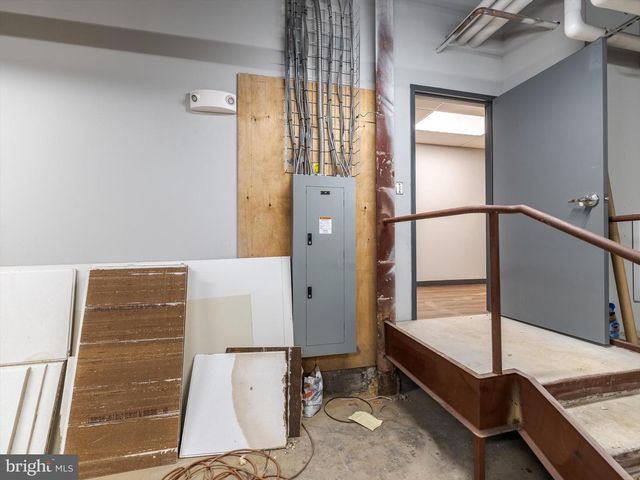 520 W ROOSEVELT BLVD, Philadelphia, PA 19120