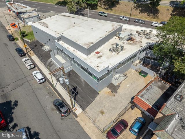 520 W ROOSEVELT BLVD, Philadelphia, PA 19120