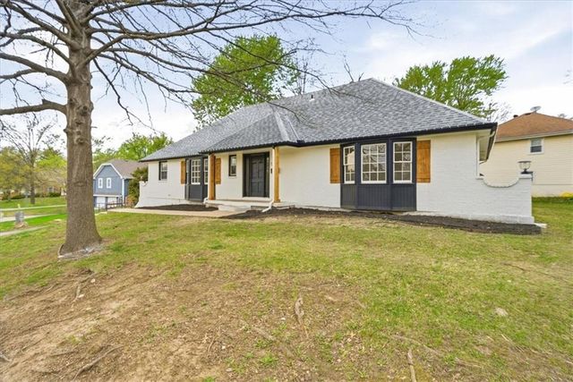 12816 Overhill Avenue, Grandview, MO 64030