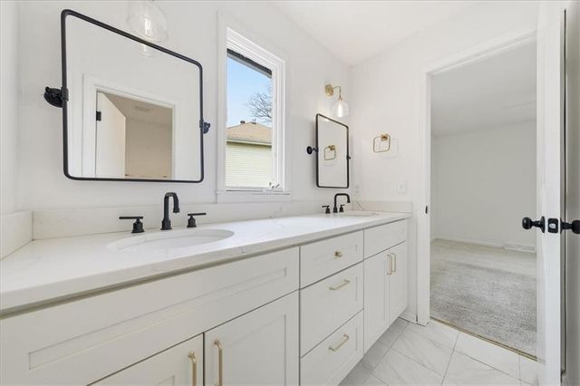12816 Overhill Avenue, Grandview, MO 64030