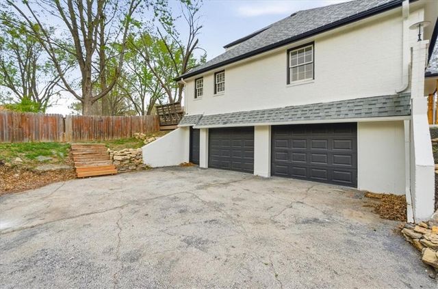 12816 Overhill Avenue, Grandview, MO 64030