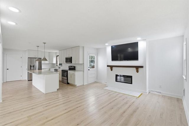 12816 Overhill Avenue, Grandview, MO 64030