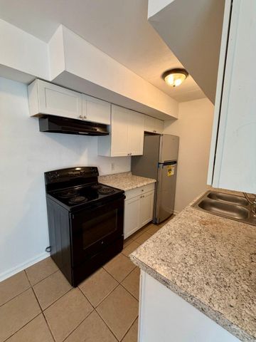 68 VILLAGE DR, Dover, DE 19904