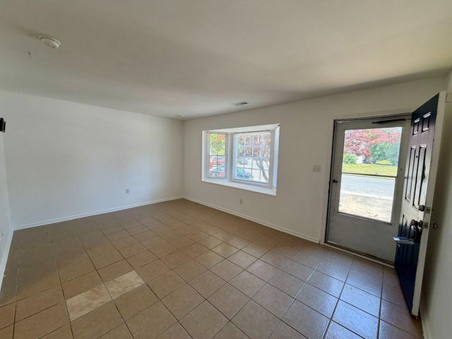 68 VILLAGE DR, Dover, DE 19904